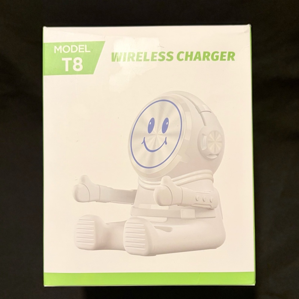 Model T8 Wireless Charger - White with Green Accents